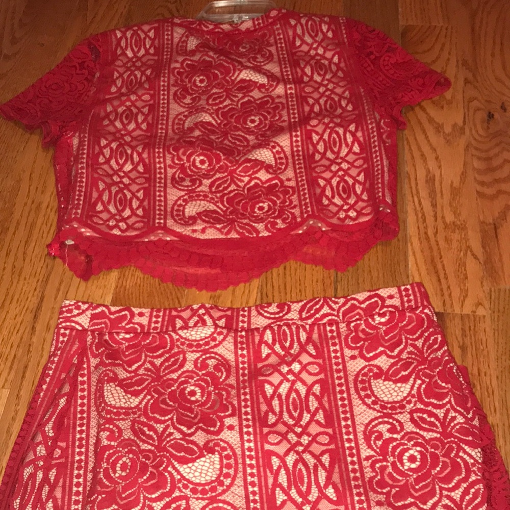Red set with midi skirt and crop top shirt